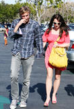 th_33605_celebrity-paradise.com-The_Elder-Britney_Spears_2010-02-13_-_heads_out_in_Calabasas_8189_122_100lo.jpg