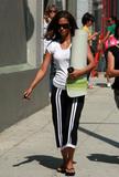 th_87959_Halle_Berry_going_to_yoga__CU_ISA_0014_122_126lo.jpg