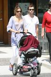 th_09541_celeb-city_org-The_Elder-Alessandra_Ambrosio_2009-05-26_-_Out_For_Lunch_in_Brentwood_065_122_243lo.jpg