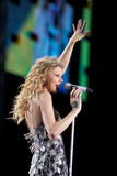 http://img237.imagevenue.com/loc402/th_32601_Taylor_swift_performs_her_Fearless_Tour_at_Tiger_Stadium_021_122_402lo.jpg