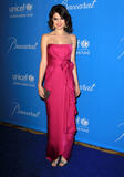 th_63238_Selena_Gomez_-_UNICEF_Ball_Honoring_Jerry_Weintraub_in_Beverly_Hills_-_December_10_2009_035_122_41lo.jpg