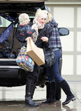 th_06810_GwenStefani_VisitwithfriendsinLakewoodCaJanuary22010_By_oTTo11_122_452lo.jpg