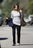 th_60812_Celebutopia-Jessica_Biel_heads_to_the_gym_in_Los_Angeles-04_122_491lo.jpg