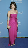 th_63071_Selena_Gomez_-_UNICEF_Ball_Honoring_Jerry_Weintraub_in_Beverly_Hills_-_December_10_2009_024_122_94lo.jpg