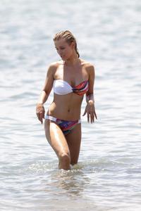 Joanna Krupa – Bikini Candids in Miami -b4istam1ii.jpg