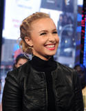 http://img237.imagevenue.com/loc29/th_87140_Hayden_Panettiere_-_MTV-TRL_020908_02_122_29lo.jpg