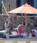 http://img237.imagevenue.com/loc598/th_909631855_Hilary_Duff_in_Mexico39_122_598lo.jpg